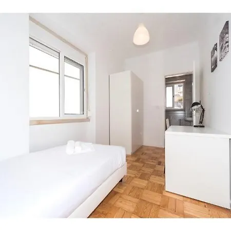 Houze_4 Bedroom Near Jardim Zoologico Lisbon